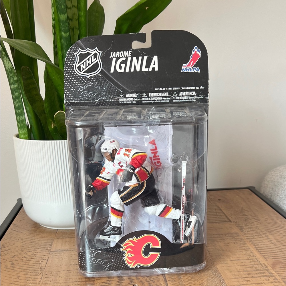 Mcfarlane NHL Jarome Iginla Calgary Flames White Jersey Series 20 Figure